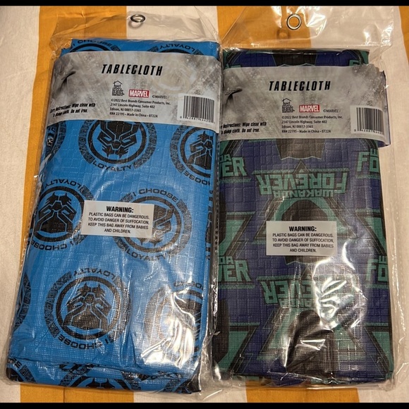 New Two Marvel's “Wakanda Forever” & “I Choose Loyalty” Tablecloth 52" x 70" - Picture 2 of 7